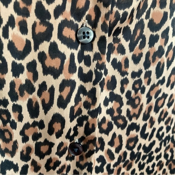 SOMETHING Navy leopard print silky button up blouse. Size M - Picture 8 of 8